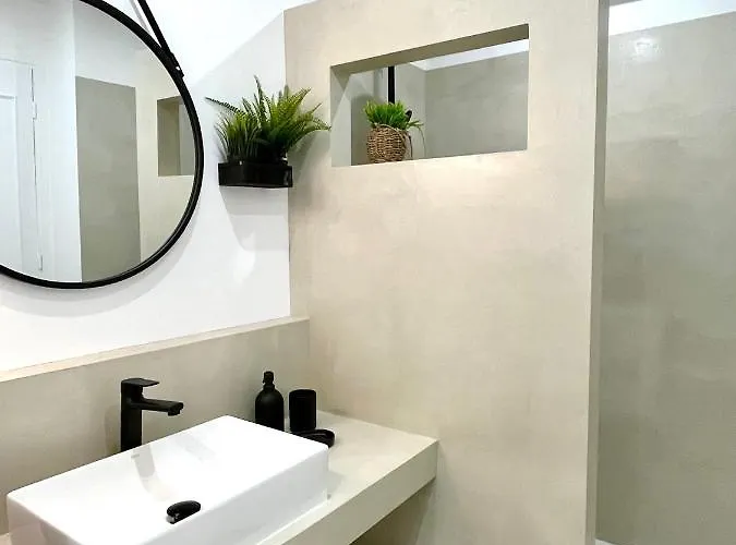 3p Refait A Neuf - Parking L430cm X W275cm Αντίμπ